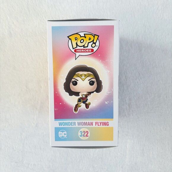 Wonder Woman Flying Funko Pop 322 - Picture 4 of 6